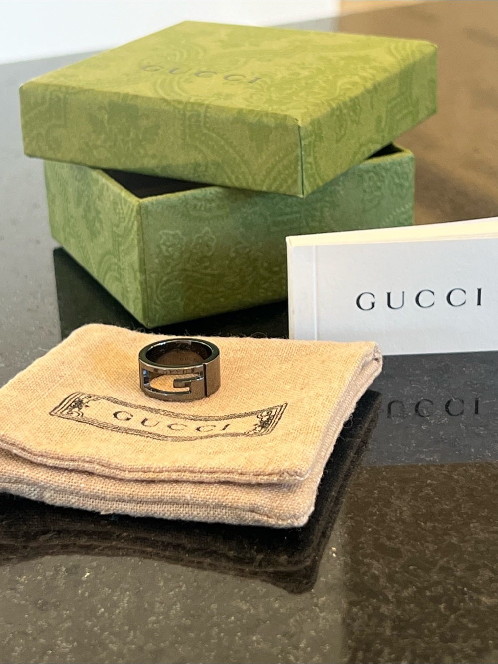 Gucci Black Metal G Logo Men’s Ring with Green Box